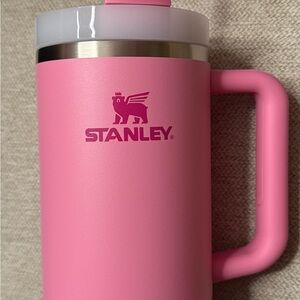 BRAND NEW IN BOX | Stanley | Peony Pink | Quencher H2.0 Tumbler | 40oz